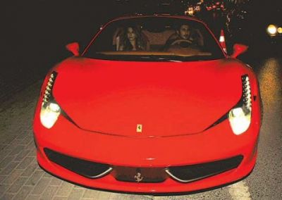 Sabrinin yeni oyuncağı - 500 minlik Ferrari